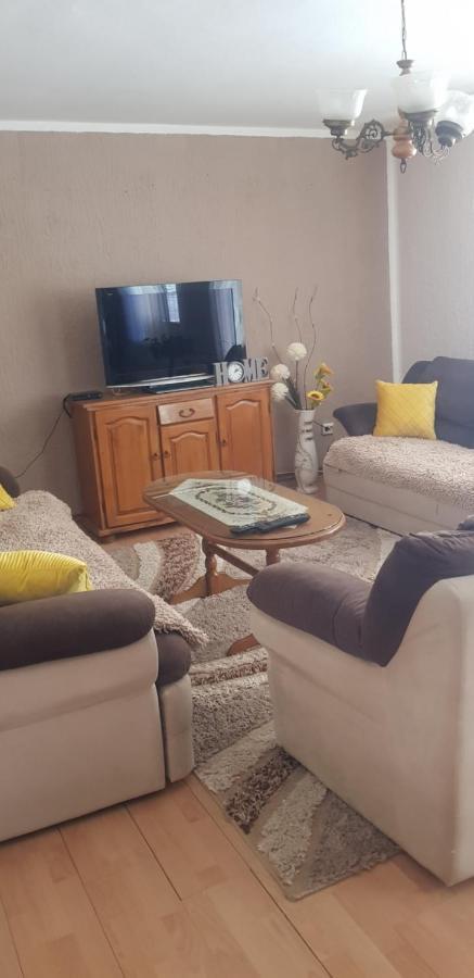 Apartment Apartman Lara *