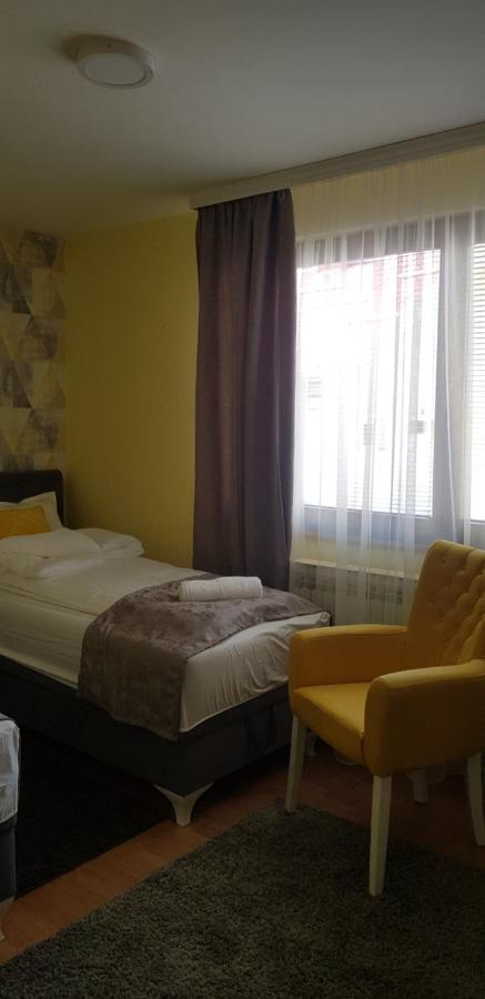 Apartment Apartman Lara Foca
